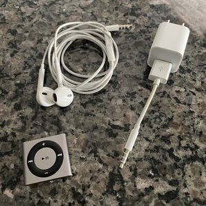 iPod shuffle 2nd Gen 2GB “BUNDLE”